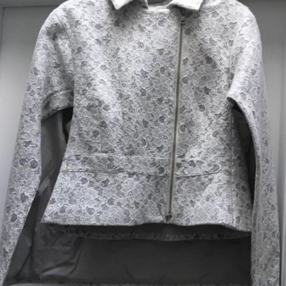 White Off Jameson Floral Lace Poncho/Cape - Picture 7 of 8